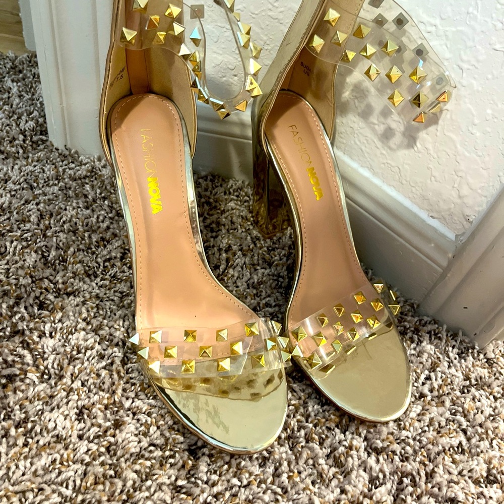 Fashion nova gently worn heels